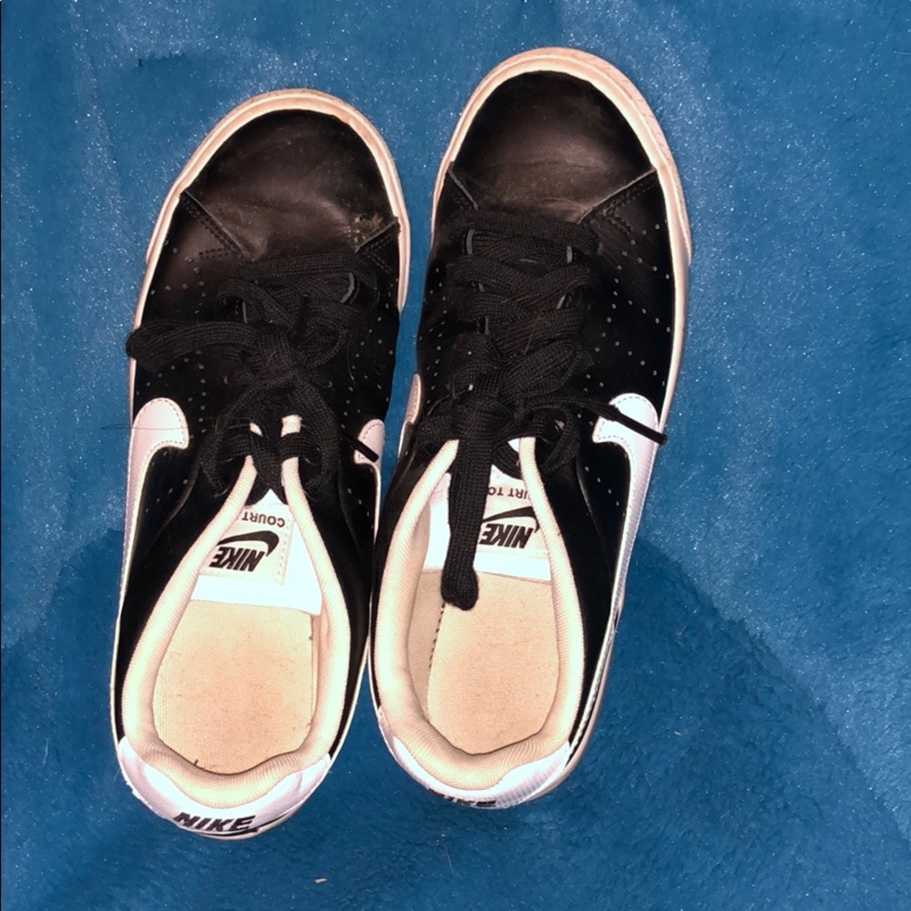 Nike Tennis Shoes